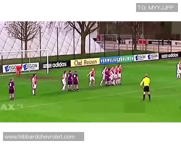 打造属于你的足球明星海报墙贴让每一天都充满激情与活力