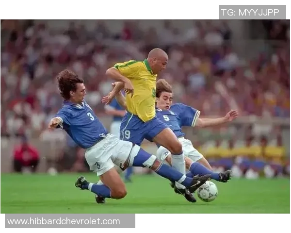 过去25年足球明星的辉煌历程与传奇瞬间回顾